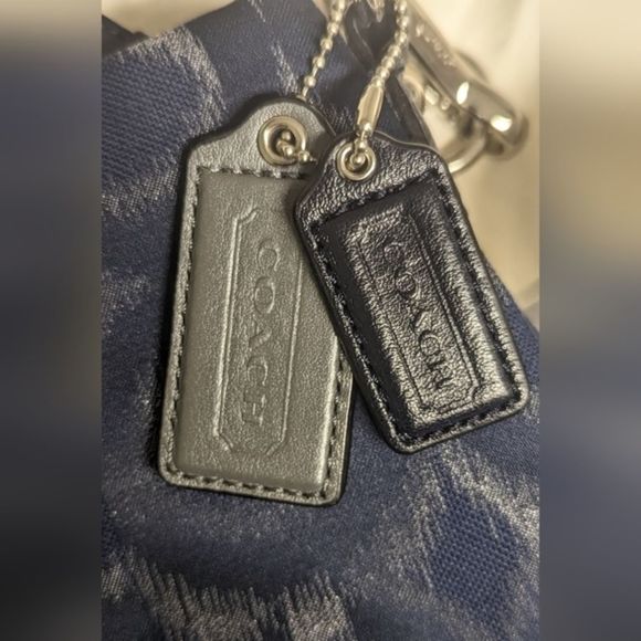 EUC Coach Isabelle purse navy fabrick with silver c design throughout Satin navy - Picture 8 of 12